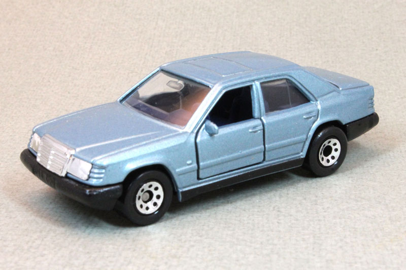 matchbox mercedes benz 300e 1986