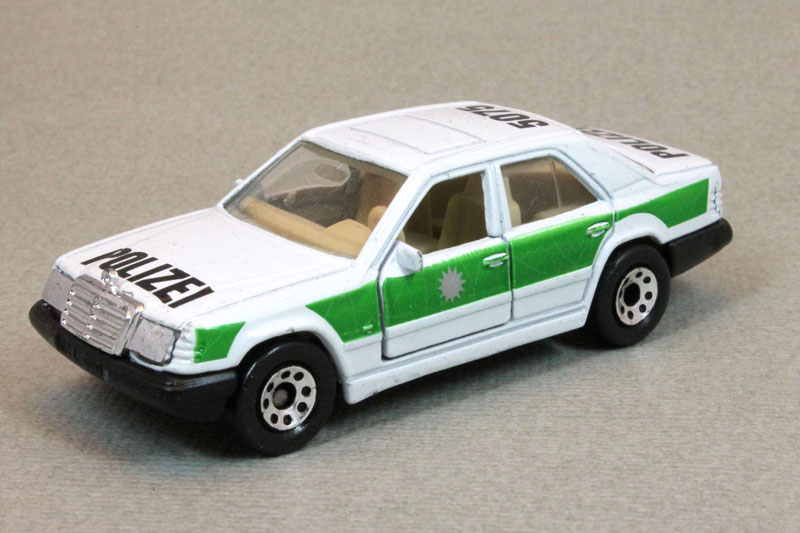 matchbox mercedes benz 300e 1986